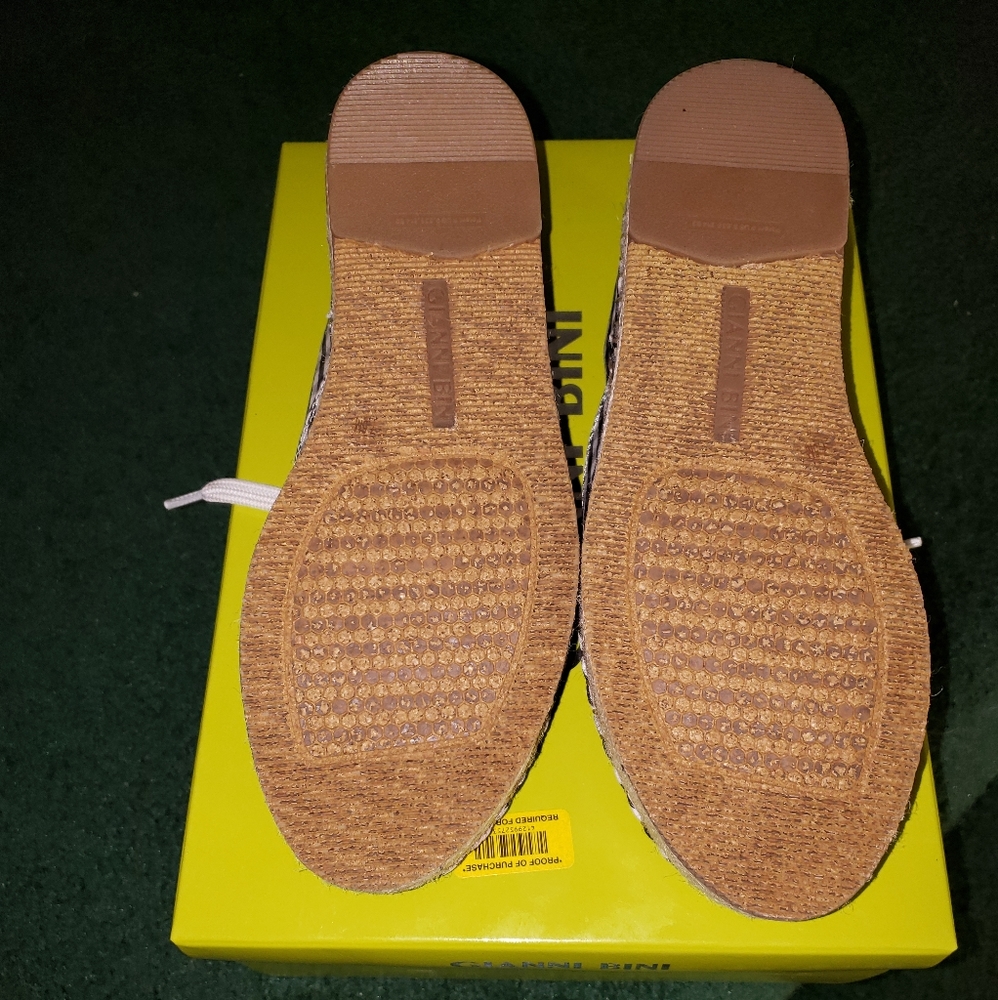 Shoes - Picture 5 of 5